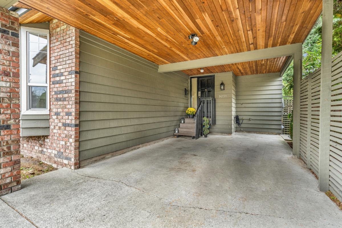 Kitchen Photo of 9231 Parksville Drive, Richmond, BC