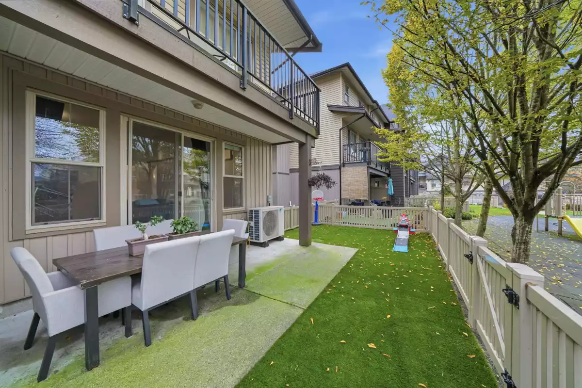 Family Room Photo of 83 9525 204 Street, Langley, BC