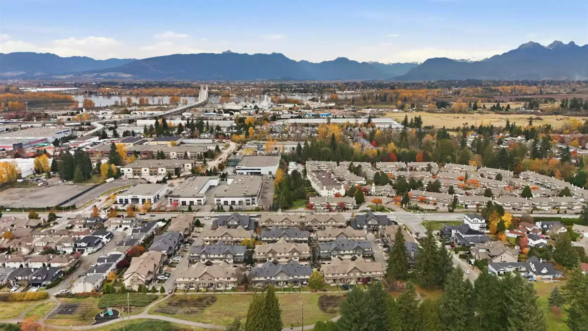 Living Room Photo of 83 9525 204 Street, Langley, BC