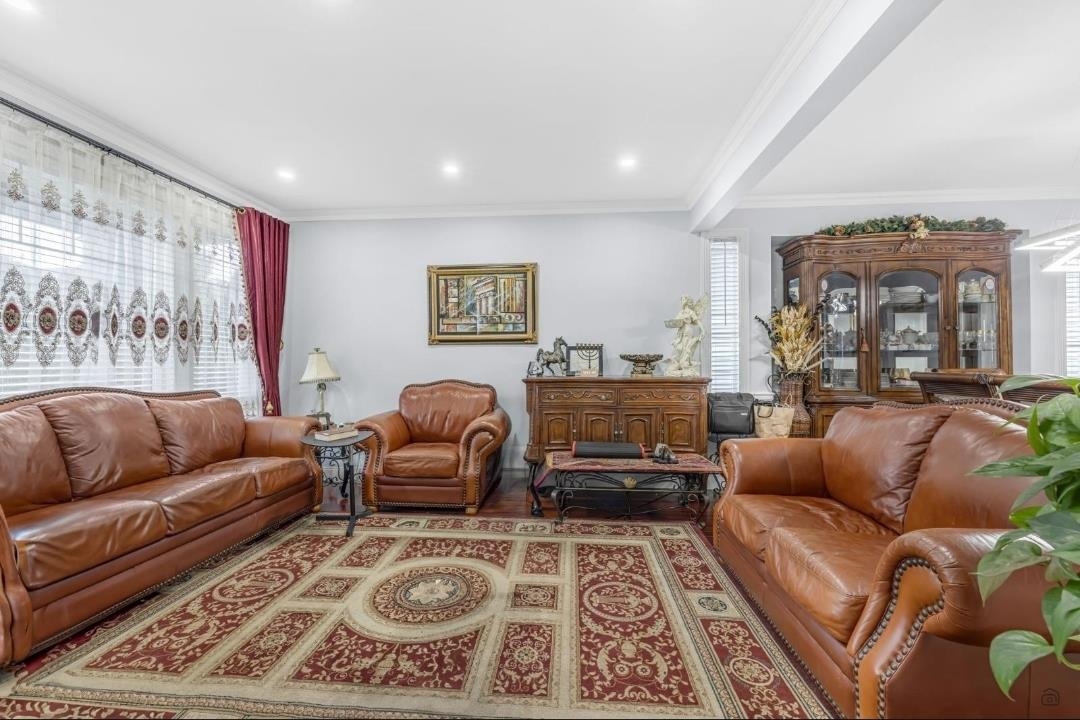 Kitchen Photo of 15039 69 Avenue, Surrey, BC