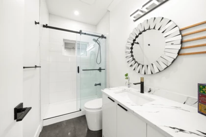 Hallway Photo of 33682 Busby Road, Abbotsford, BC