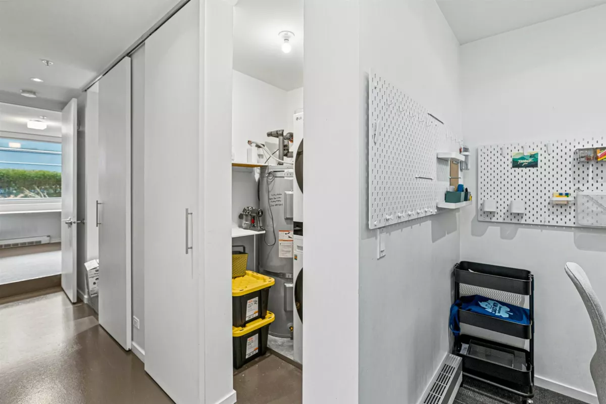 Family Room Photo of 7 850 W 8th Avenue, Vancouver, BC