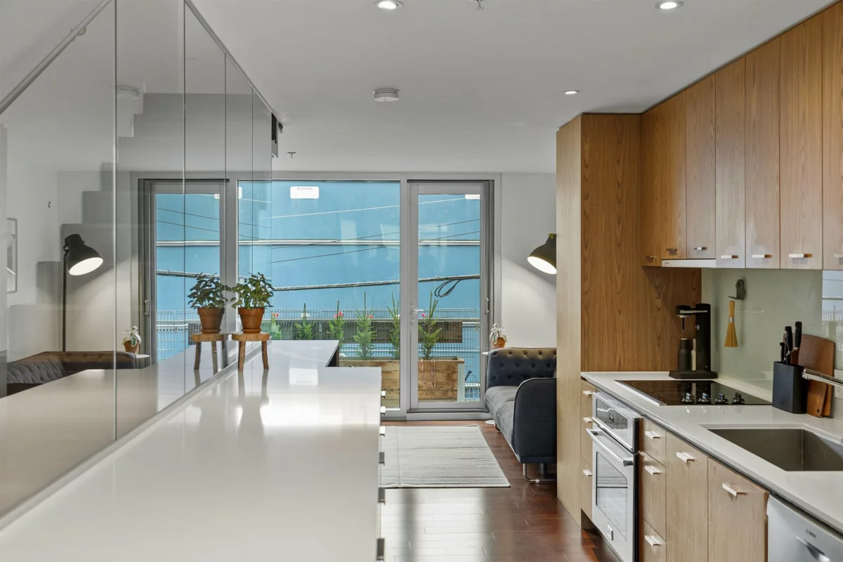 Kitchen Photo of 7 850 W 8th Avenue, Vancouver, BC