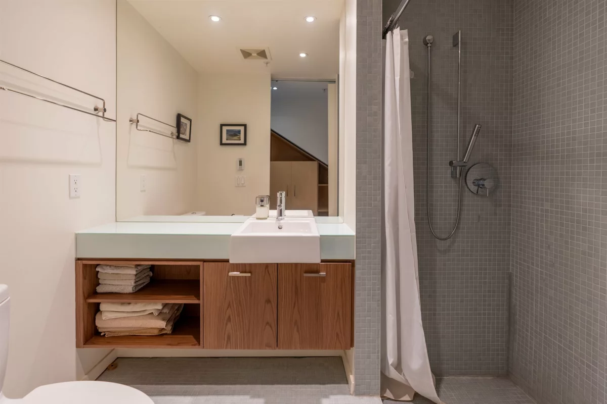 Loft / Bonus Room Photo of 7 850 W 8th Avenue, Vancouver, BC