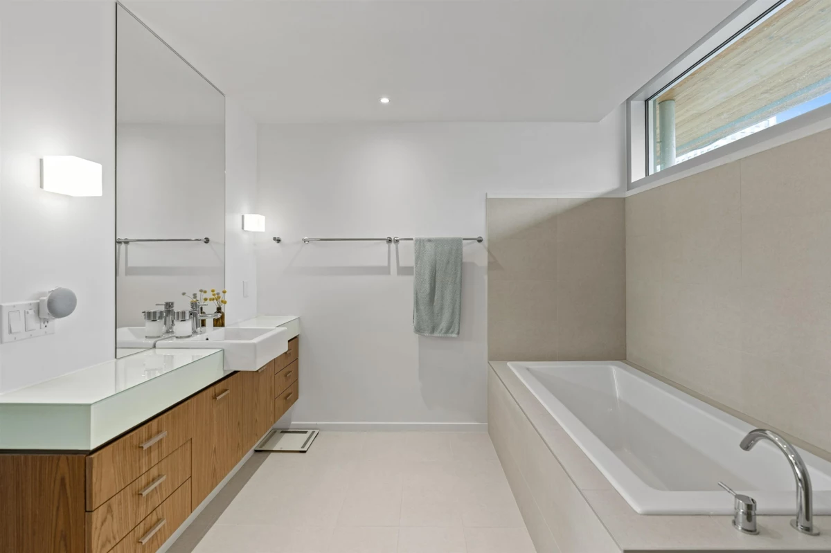 Mudroom Photo of 7 850 W 8th Avenue, Vancouver, BC