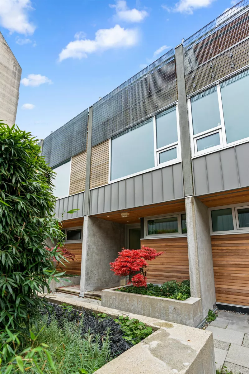 Staircase Photo of 7 850 W 8th Avenue, Vancouver, BC