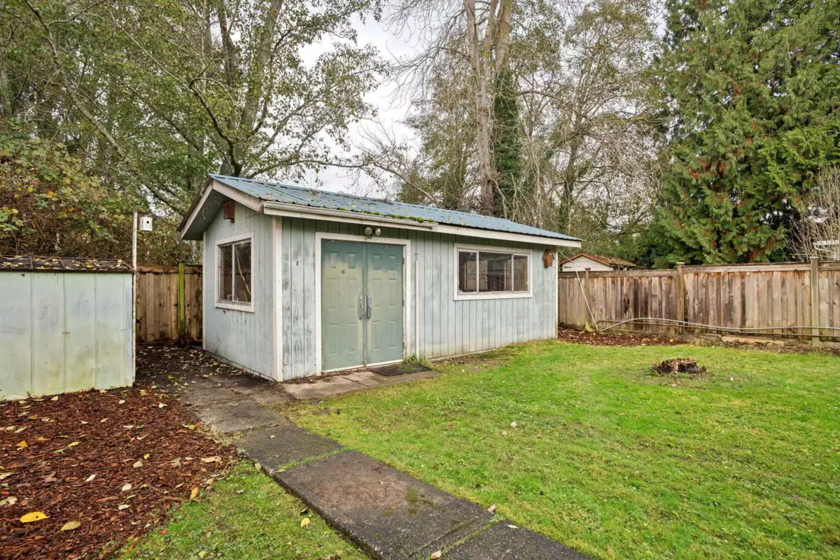 Entry Foyer Photo of 5447 River Road, Delta, BC