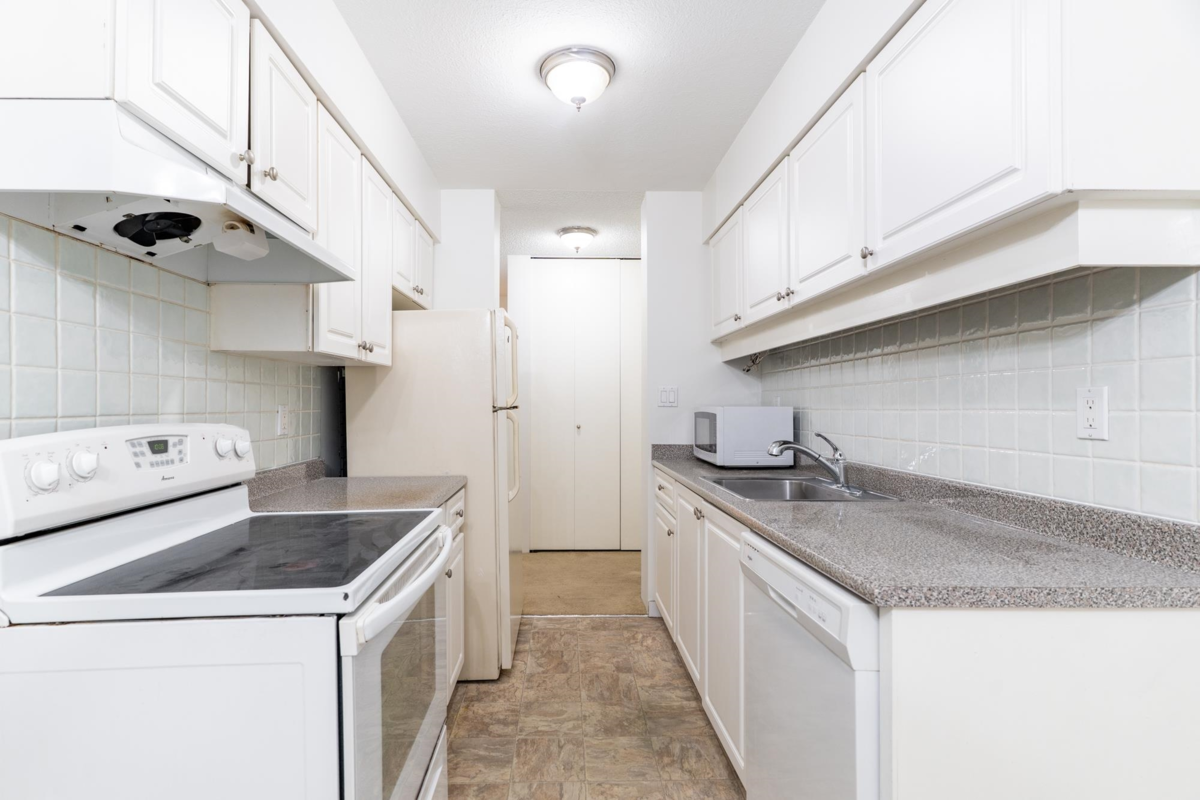 Bedroom 4 Photo of 301 5932 Patterson Avenue, Burnaby, BC