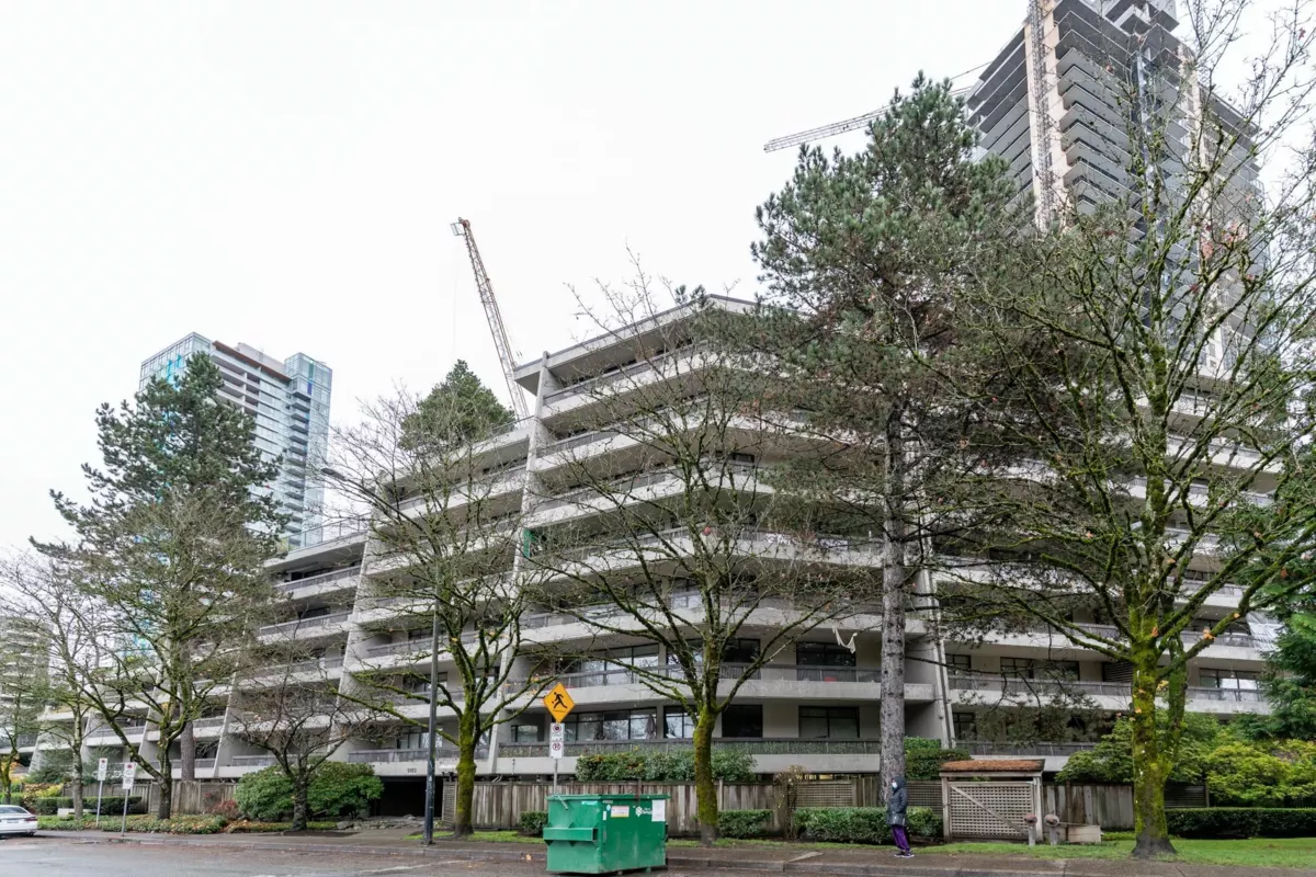 Living Room Photo of 301 5932 Patterson Avenue, Burnaby, BC