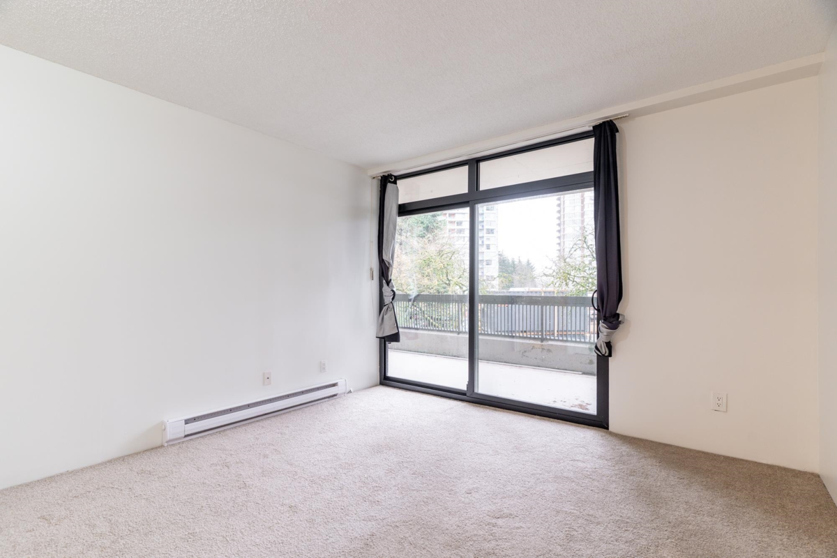 Office / Den Photo of 301 5932 Patterson Avenue, Burnaby, BC