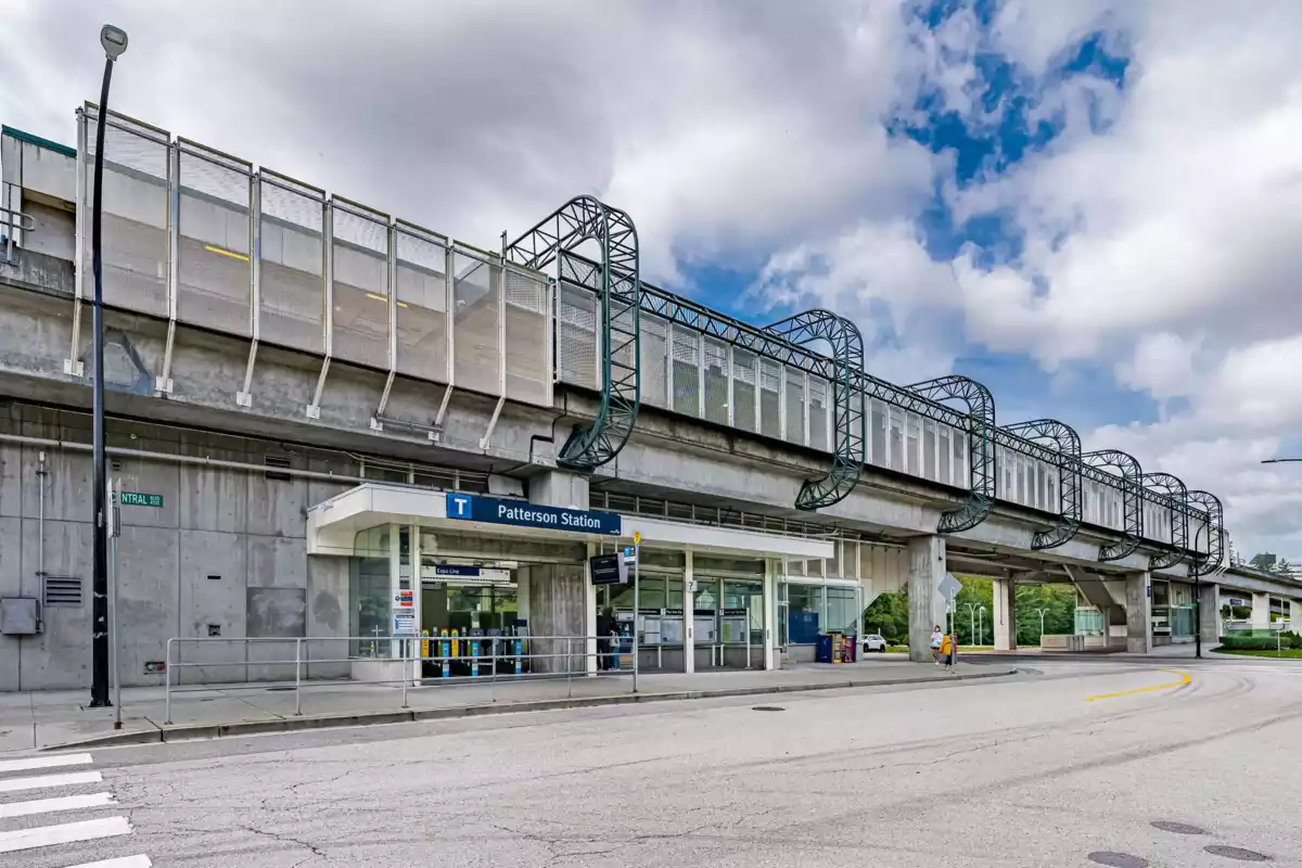 Outdoor Deck Photo of 301 5932 Patterson Avenue, Burnaby, BC