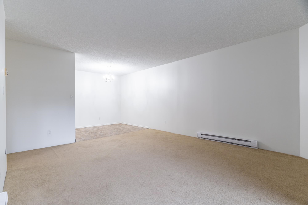 Walk-In Closet Photo of 301 5932 Patterson Avenue, Burnaby, BC