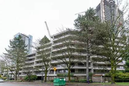 301 5932 Patterson Avenue, Burnaby, BC, Burnaby — Apartment/Condo for sale