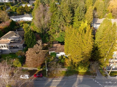 Staircase Photo of 753 Keith Road, West Vancouver, BC