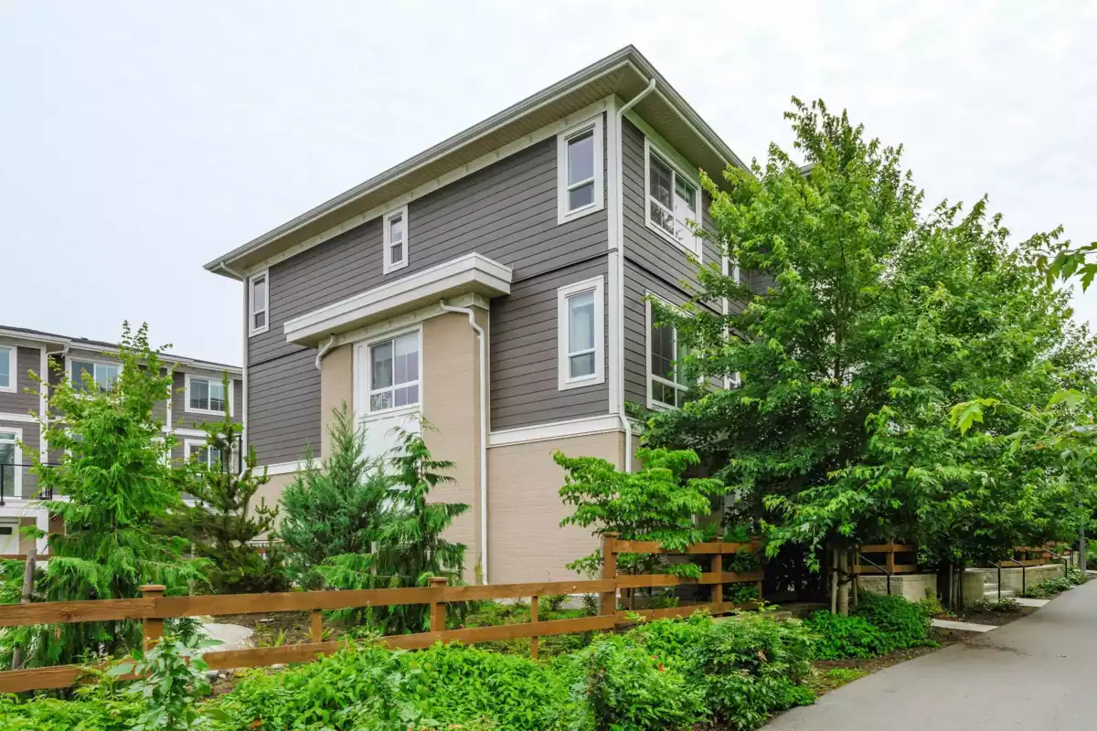 Guest Bathroom Photo of 33 8433 203a Street, Langley, BC
