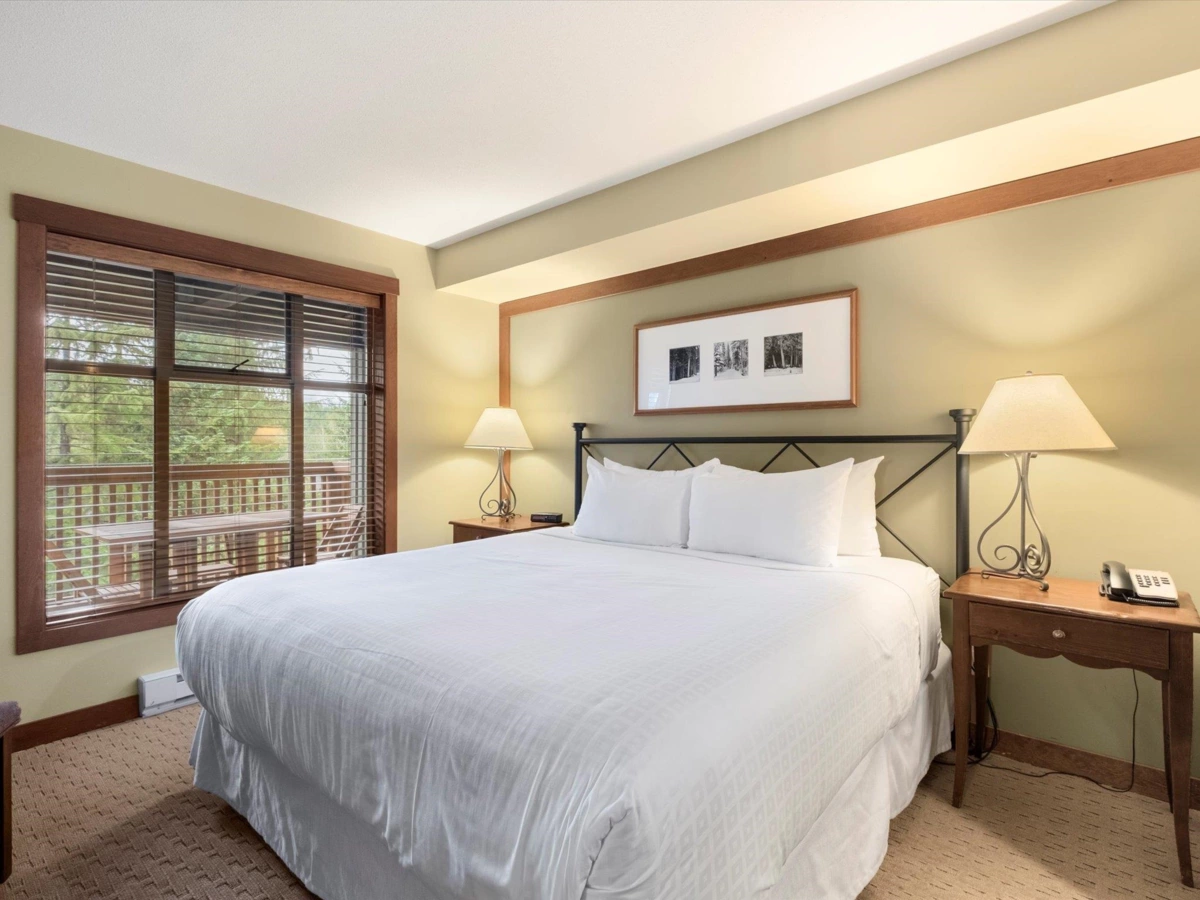 Breakfast Nook Photo of 412G3 4653 Blackcomb Way, Whistler, BC