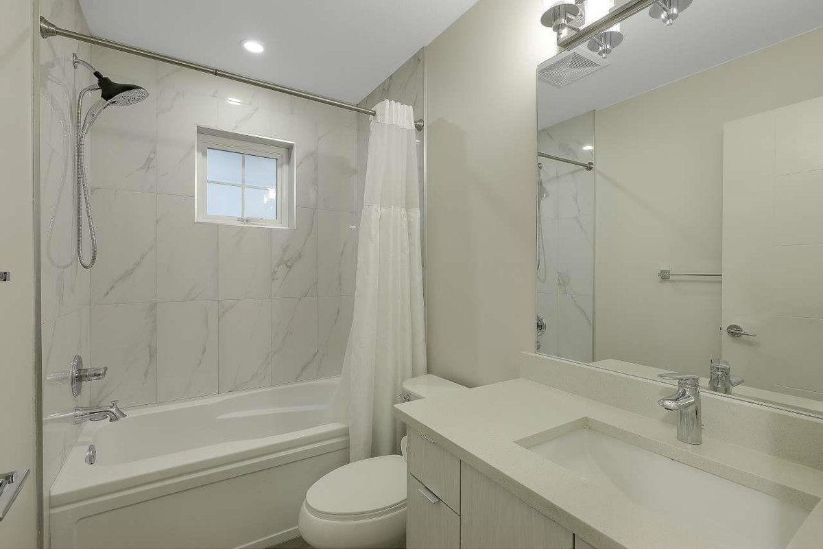 Powder Room Photo of 16 11267 133 Street, Surrey, BC