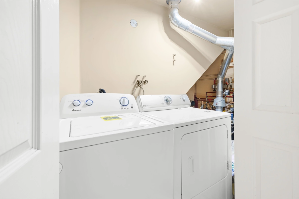 Entry Foyer Photo of 3806 Pine Street, Burnaby, BC