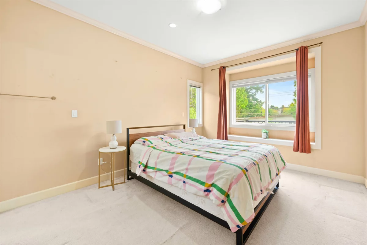 Primary Bathroom Photo of 3806 Pine Street, Burnaby, BC