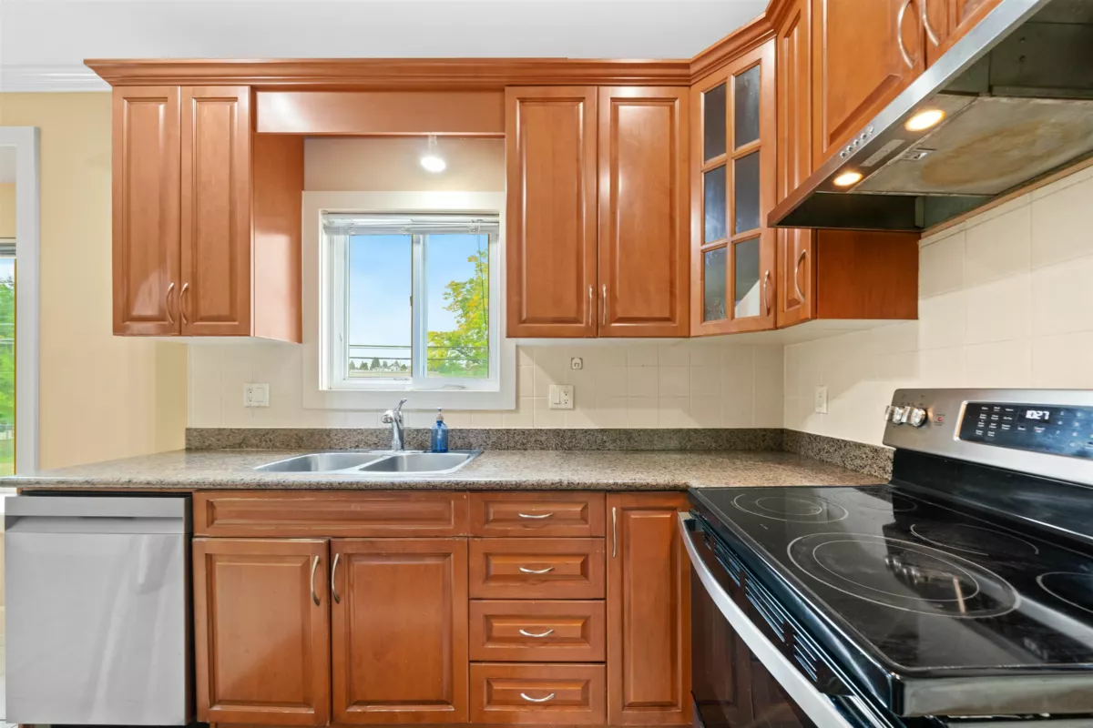 Primary Bedroom Photo of 3806 Pine Street, Burnaby, BC