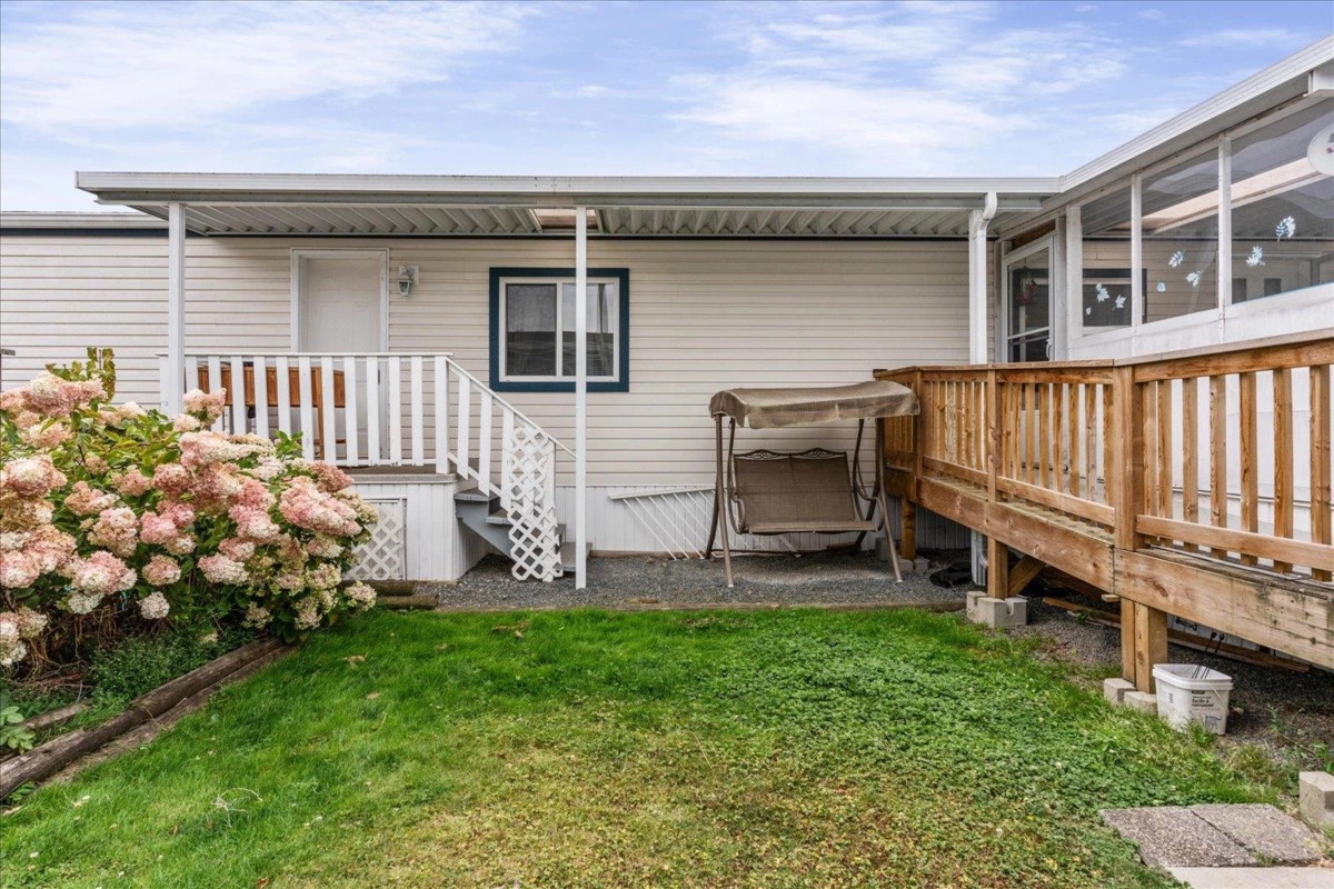 Hallway Photo of 29 7610 Evans Road, Chilliwack, BC