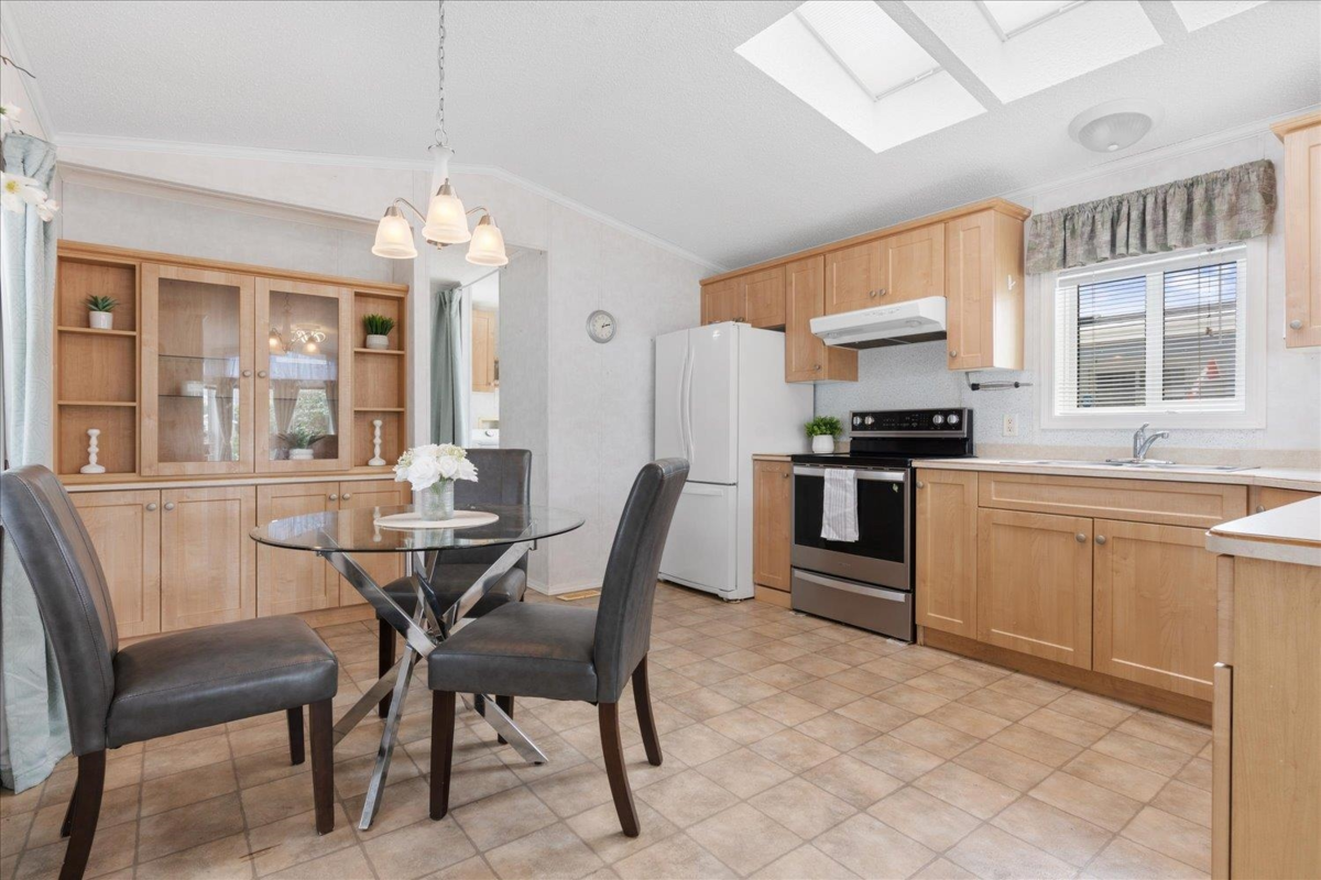 Walk-In Closet Photo of 29 7610 Evans Road, Chilliwack, BC