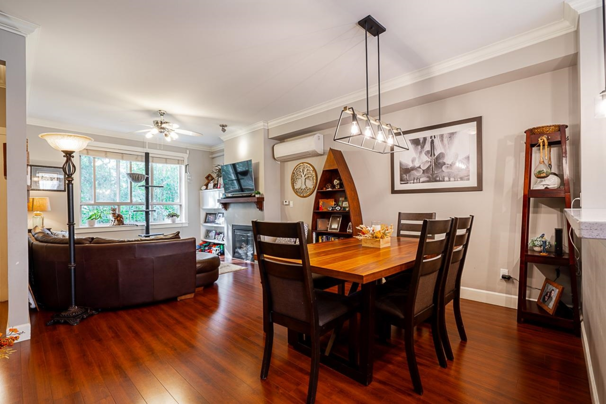 Kitchen Photo of 25 19560 68 Avenue, Surrey, BC