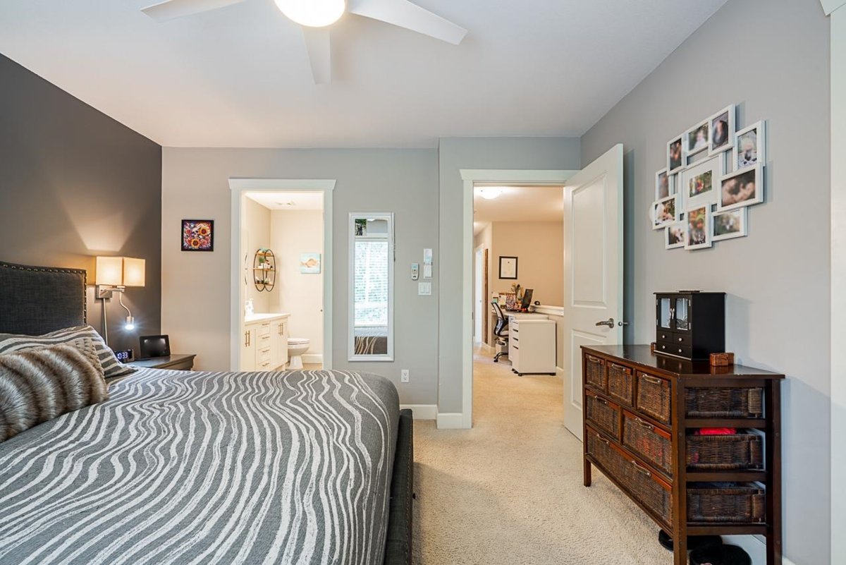 Mudroom Photo of 25 19560 68 Avenue, Surrey, BC