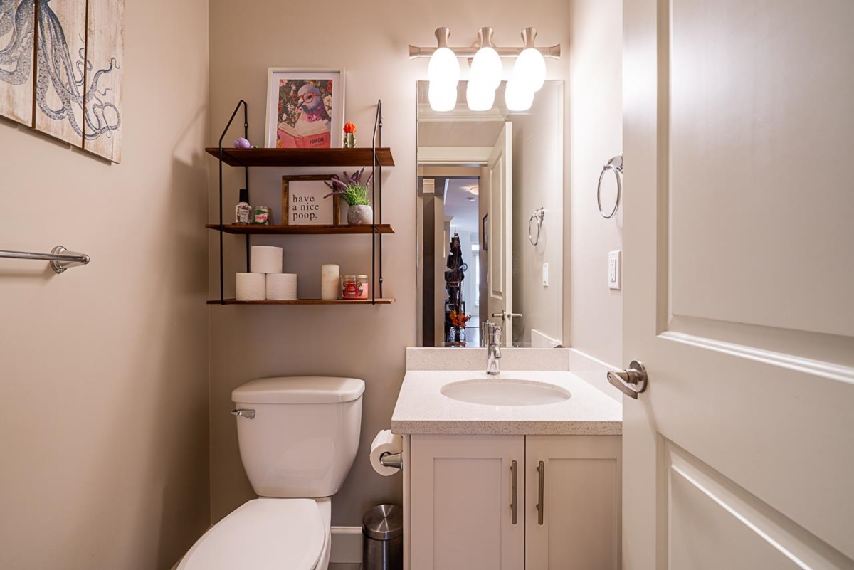 Powder Room Photo of 25 19560 68 Avenue, Surrey, BC