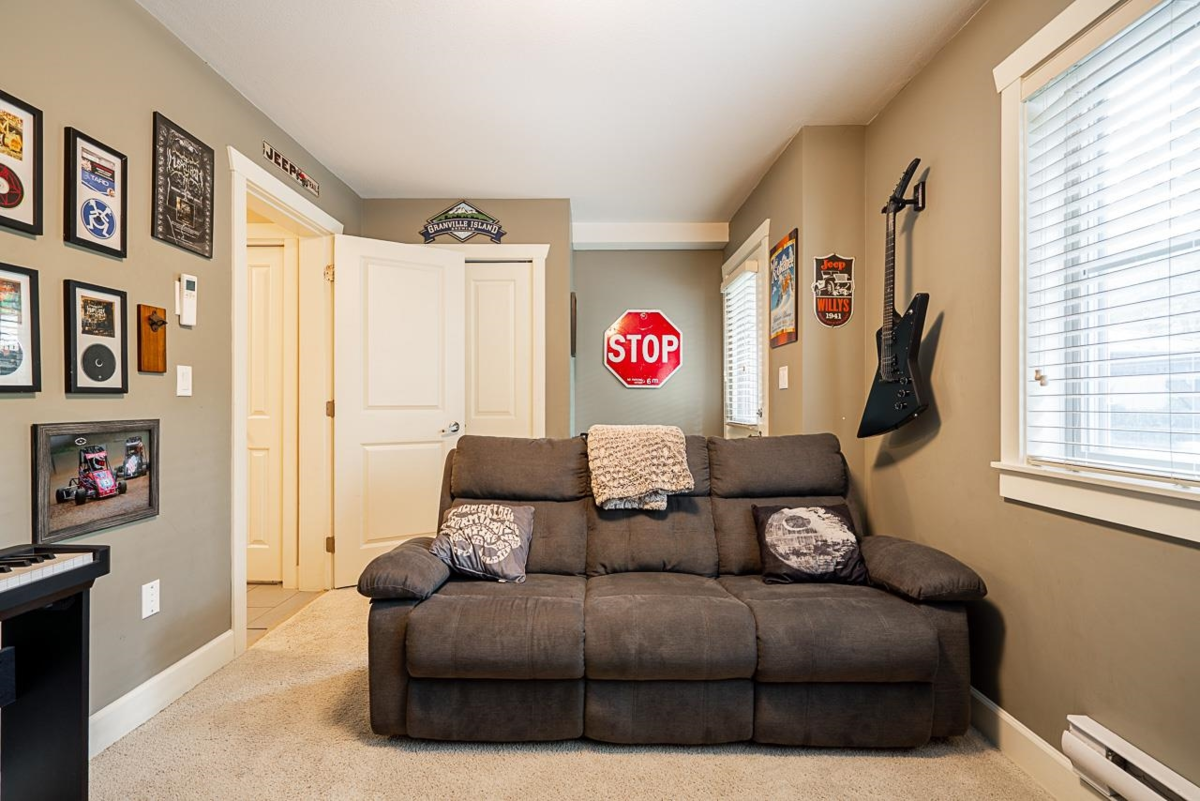 Swimming Pool Photo of 25 19560 68 Avenue, Surrey, BC