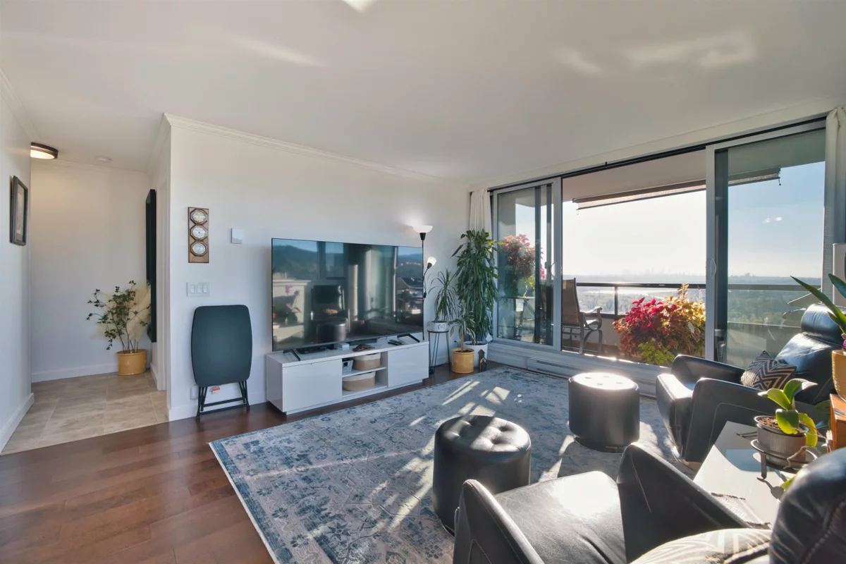 Dining Area Photo of 2203 3980 Carrigan Court, Burnaby, BC