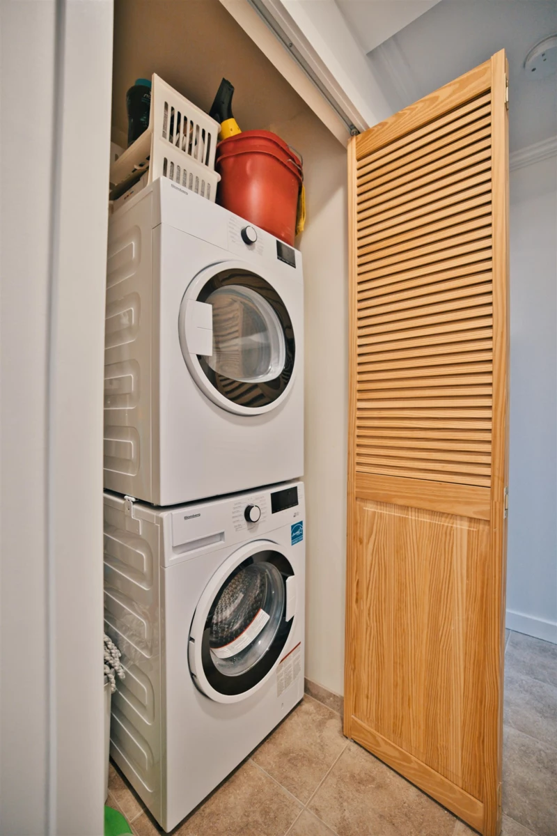 Entry Foyer Photo of 2203 3980 Carrigan Court, Burnaby, BC