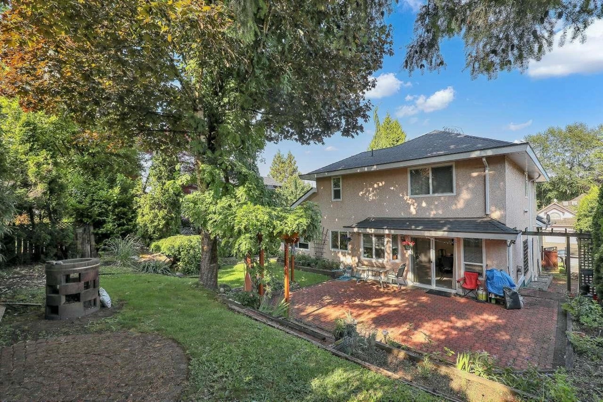 Garden / Landscaping Photo of 9465 164 Street, Surrey, BC