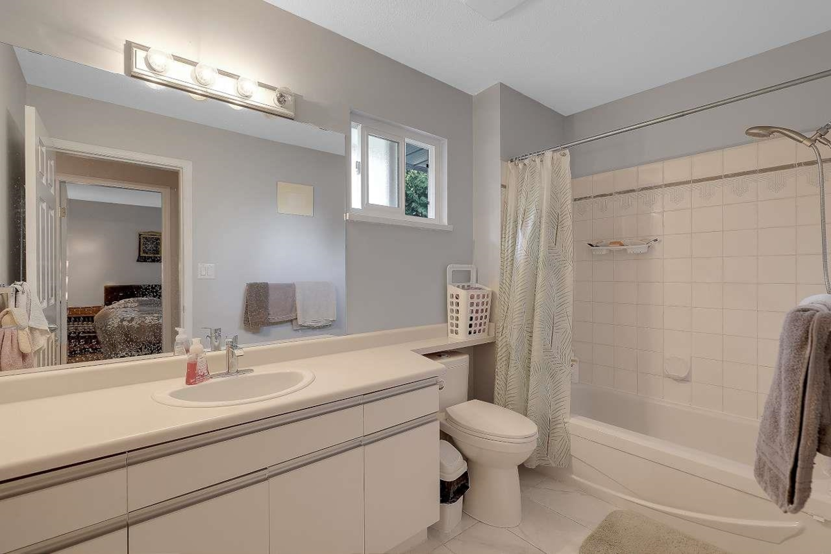 Loft / Bonus Room Photo of 9465 164 Street, Surrey, BC