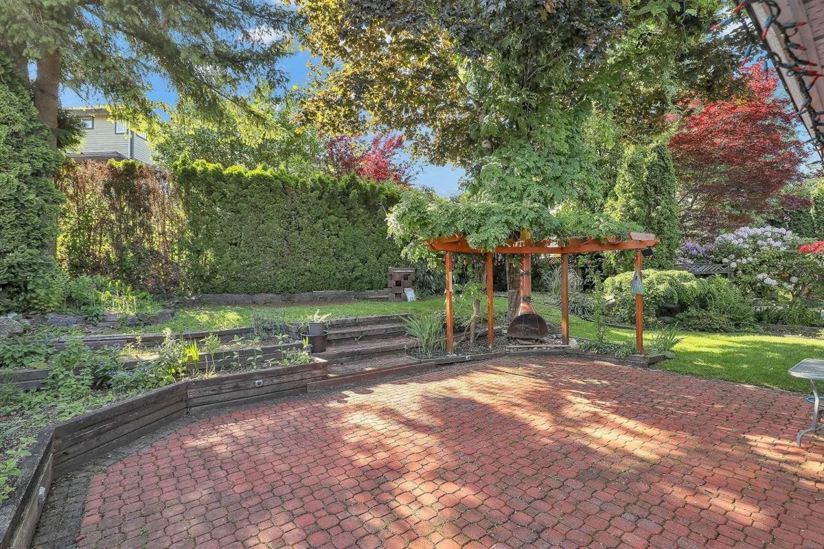 Outdoor Deck Photo of 9465 164 Street, Surrey, BC