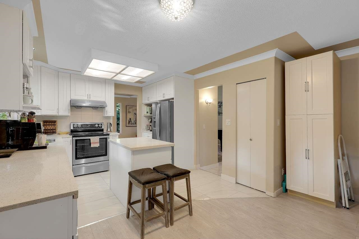 Primary Bathroom Photo of 9465 164 Street, Surrey, BC