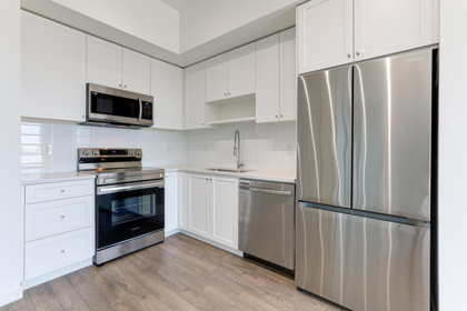 Kitchen Photo of 610 15858 Fraser Highway, Surrey, BC
