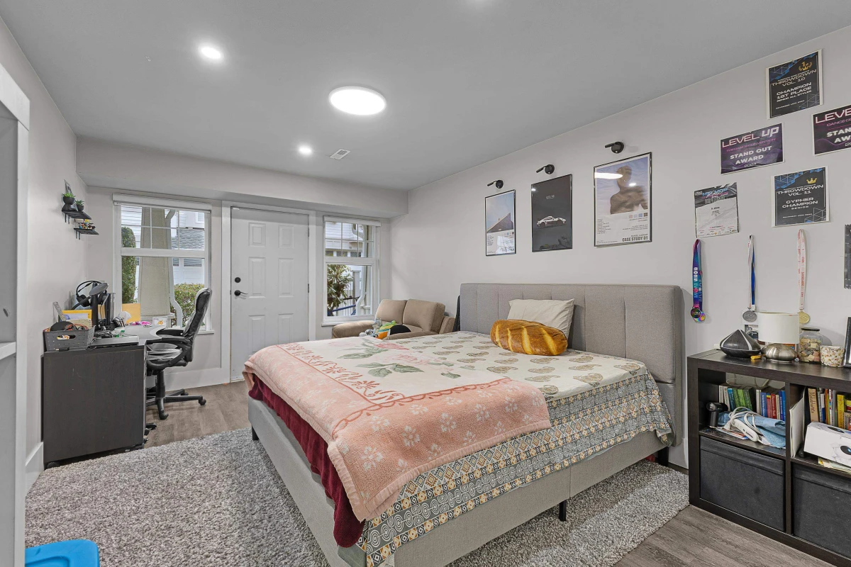 Laundry Room Photo of 54 15037 58 Avenue, Surrey, BC