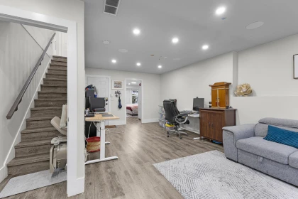 Hallway Photo of 54 15037 58 Avenue, Surrey, BC