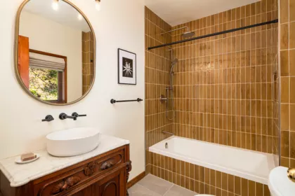 Basement Recreation Room Photo of 1557 Whitesails Drive, Bowen Island, BC