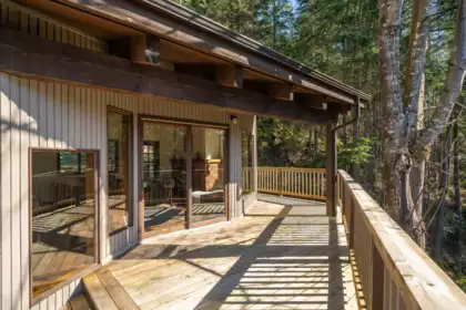 Entry Foyer Photo of 1557 Whitesails Drive, Bowen Island, BC