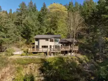 Hot Tub / Spa Photo of 1557 Whitesails Drive, Bowen Island, BC