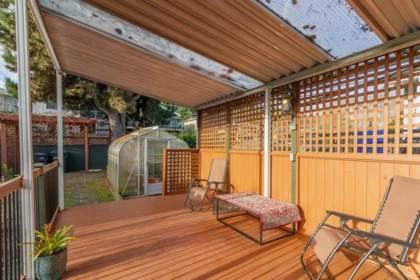 Garden / Landscaping Photo of 111 N Fell Avenue, Burnaby, BC