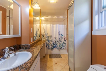 Guest Bathroom Photo of 111 N Fell Avenue, Burnaby, BC