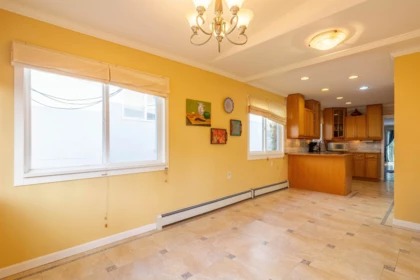 Primary Bedroom Photo of 111 N Fell Avenue, Burnaby, BC