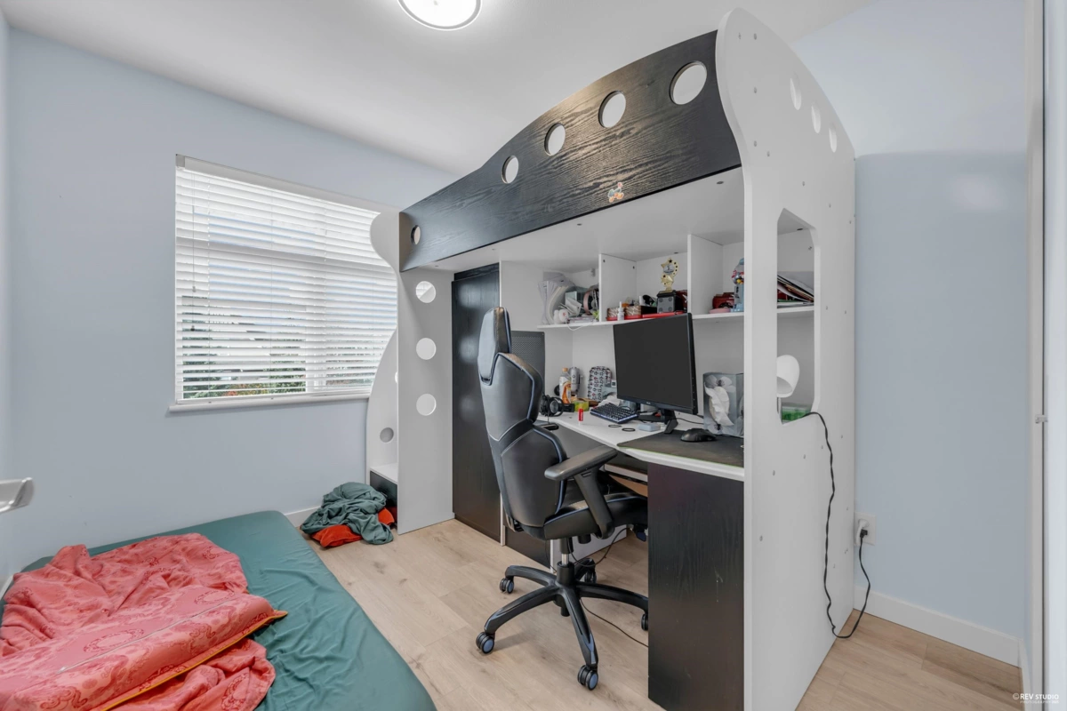 Laundry Room Photo of 63 9800 Odlin Road, Richmond, BC