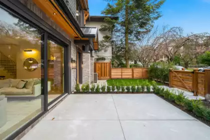 Family Room Photo of 1 1841 Parker Street, Vancouver, BC