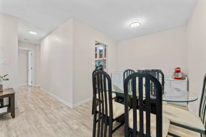 Guest Bathroom Photo of 508 9890 Manchester Drive, Burnaby, BC
