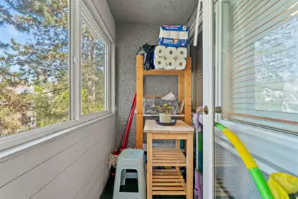 Mudroom Photo of 508 9890 Manchester Drive, Burnaby, BC