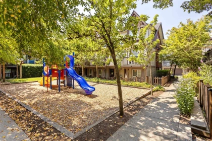 43 7155 189 Street, Surrey, BC, Surrey — Townhouse for sale